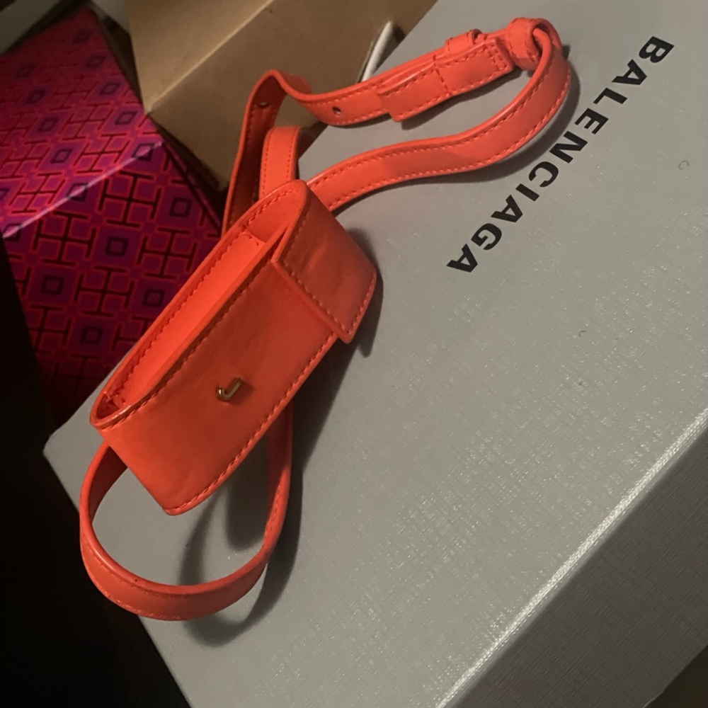 Jacquemus
Le Porte Rouge à Lèvres mini bag